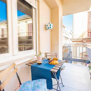  Apartamento Cosy Flat With Private Balcony - Historic Center By Rems