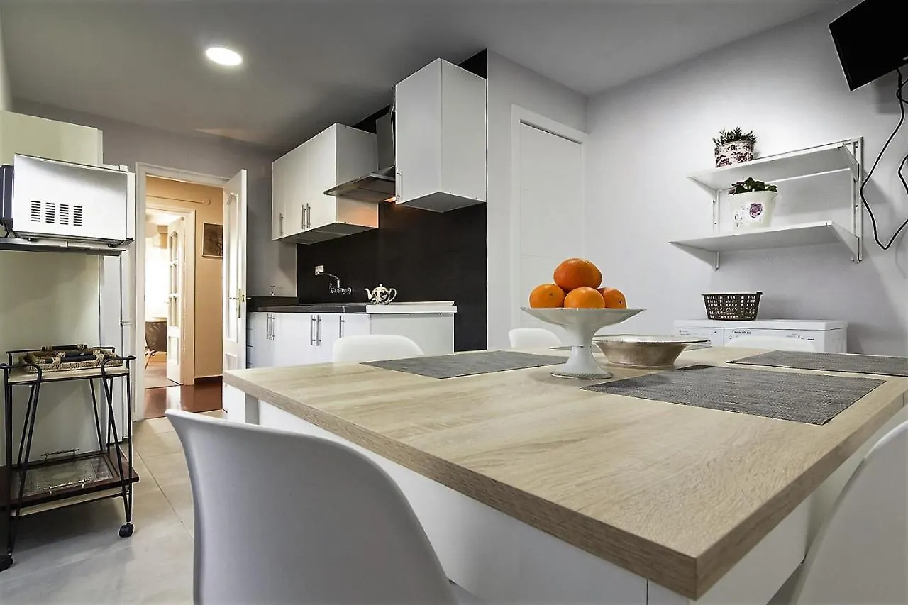 Sun And Chic Malaga Apartment 0*,